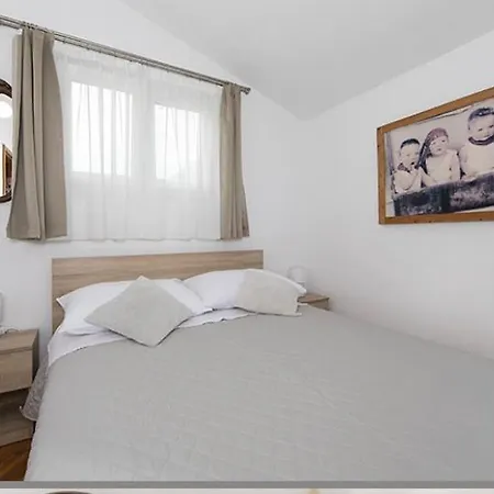 Apartmani Milkovic Tucepi Exterior photo
