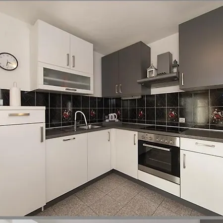 Apartmani Milkovic Tucepi Exterior photo